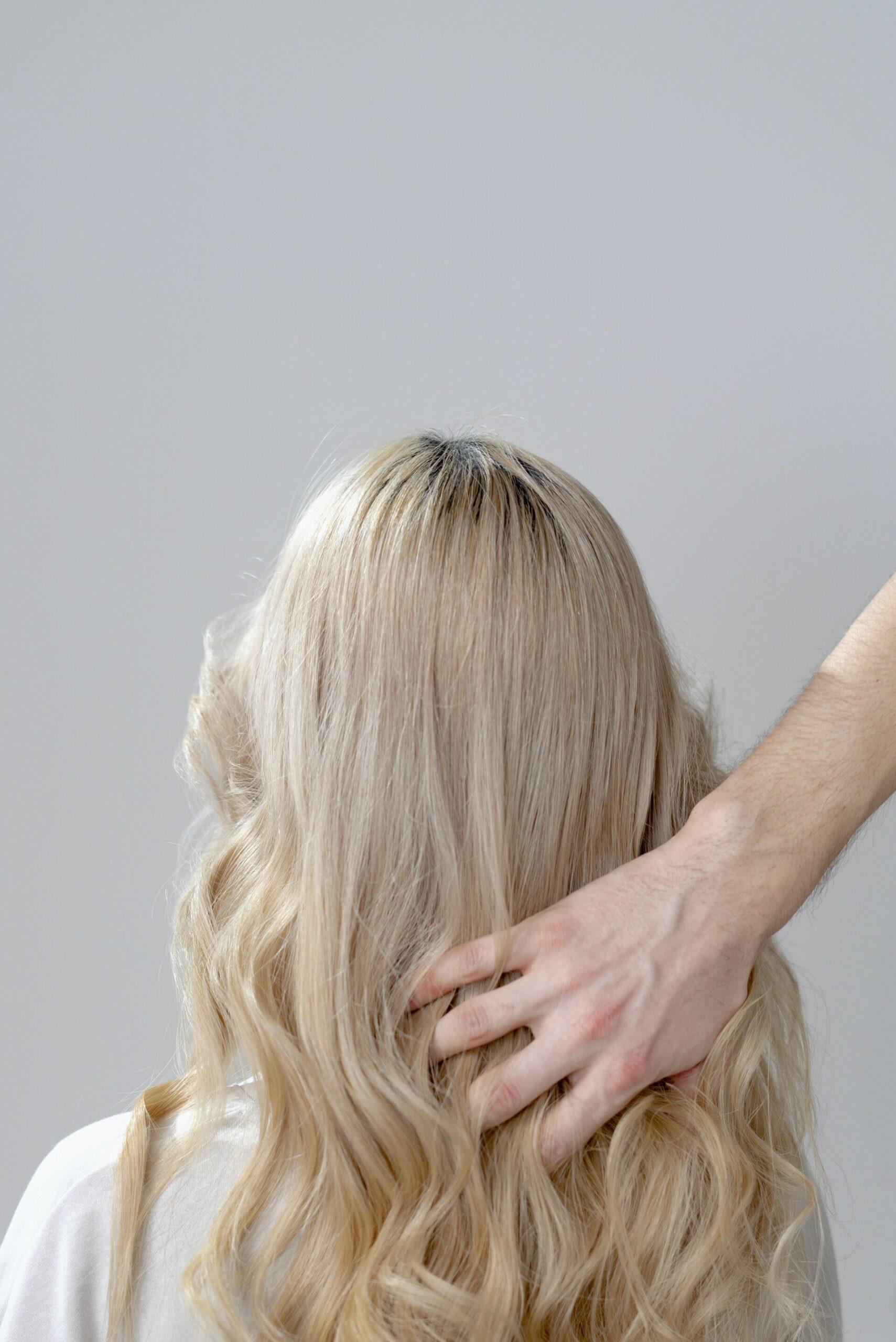blondes volles gepflegtes Haar