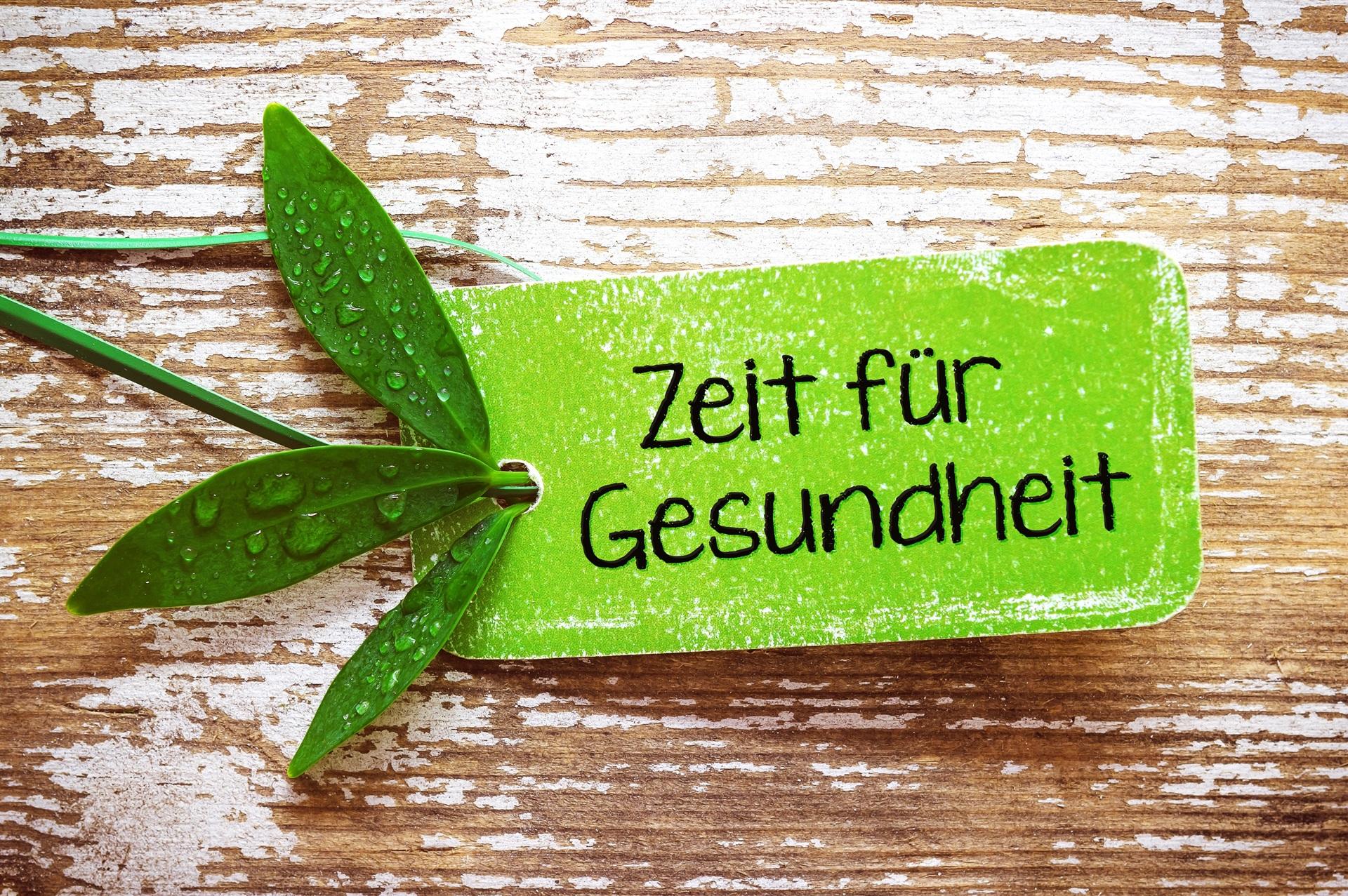 Grünes Schild mit Gesundheitsbotschaft | Massageliege elektrisch